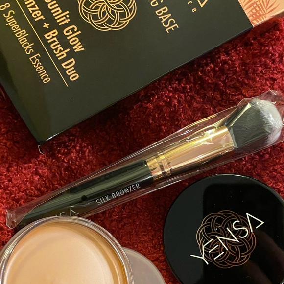 Yensa- Sunlit Glow Silk Bronzing Base with brush ☀️🐚☀️ swatched - Picture 1 of 16